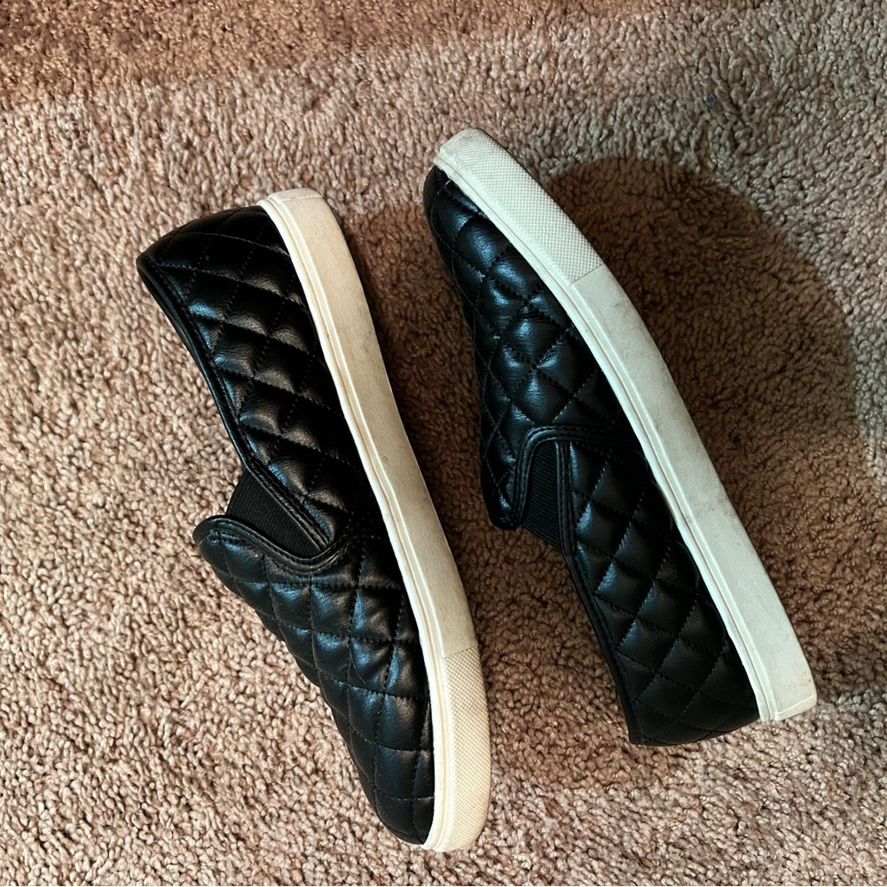 Shoes - Picture 2 of 3